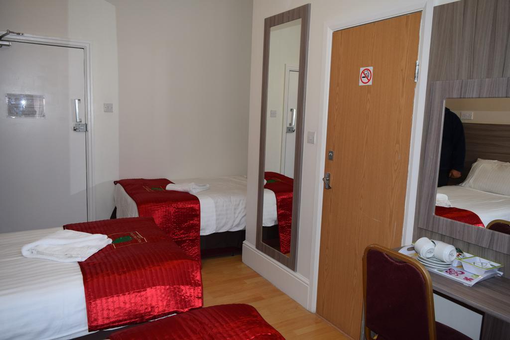 Holland Park Grove Otel Londra Oda fotoğraf
